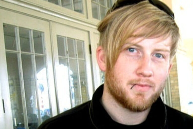 Encuentran en estado de descomposición cuerpo del ex baterista de My Chemical Romance, Bob Bryar